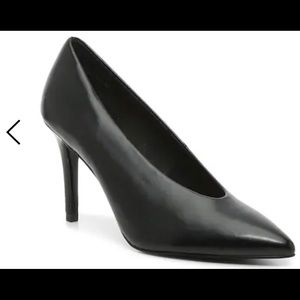 Chinese Laundry Pumps